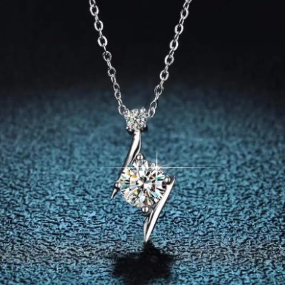 1ct Moissanite Diamond Necklace NWT - Picture 3 of 5